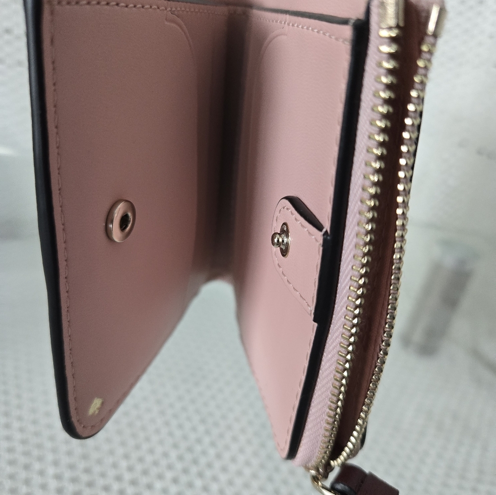 Kate Spade Doggy Wallet - Picture 10 of 10
